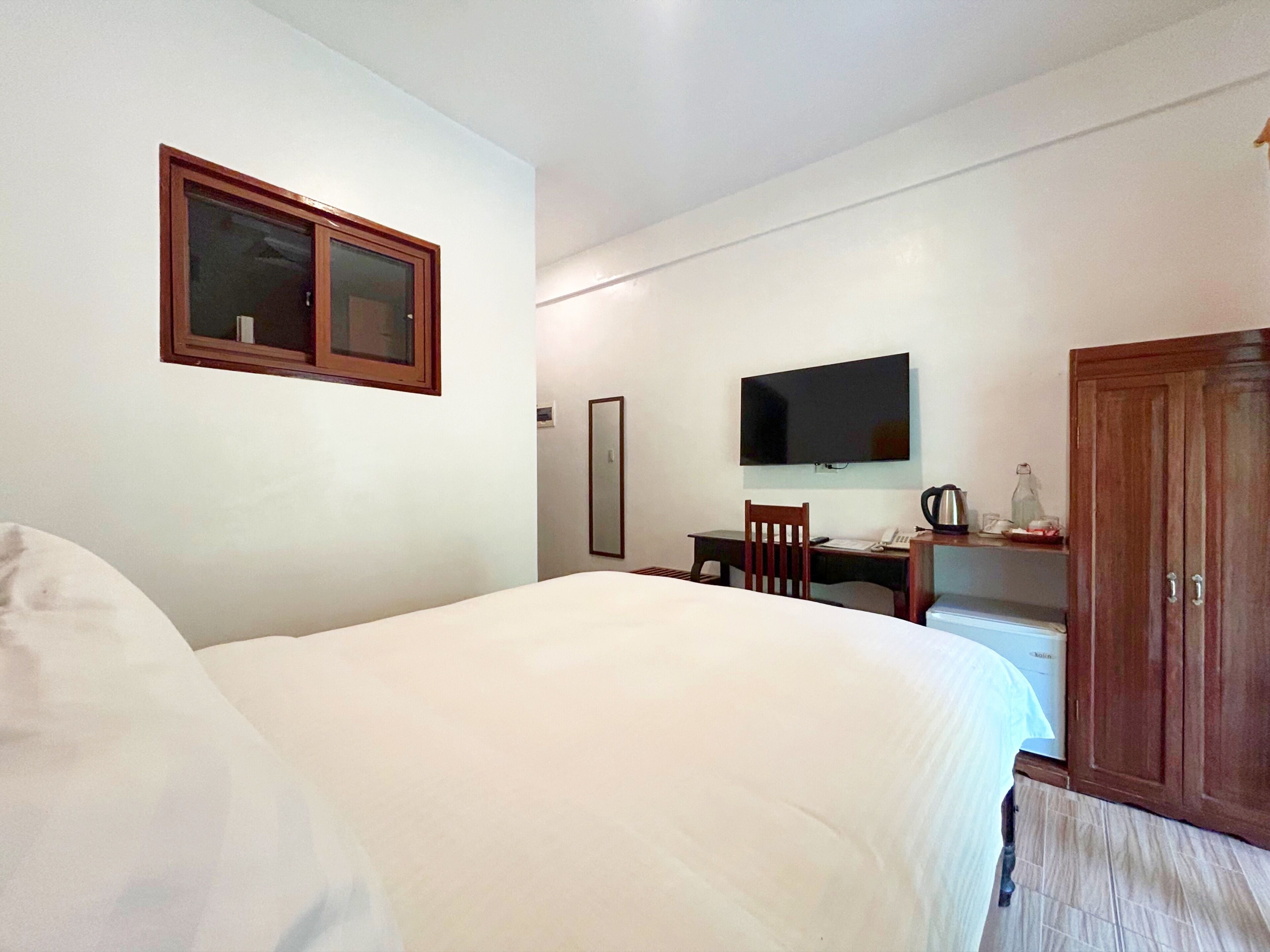 Standard Room Queen | Egyptian cotton sheets, premium bedding, in-room safe, desk