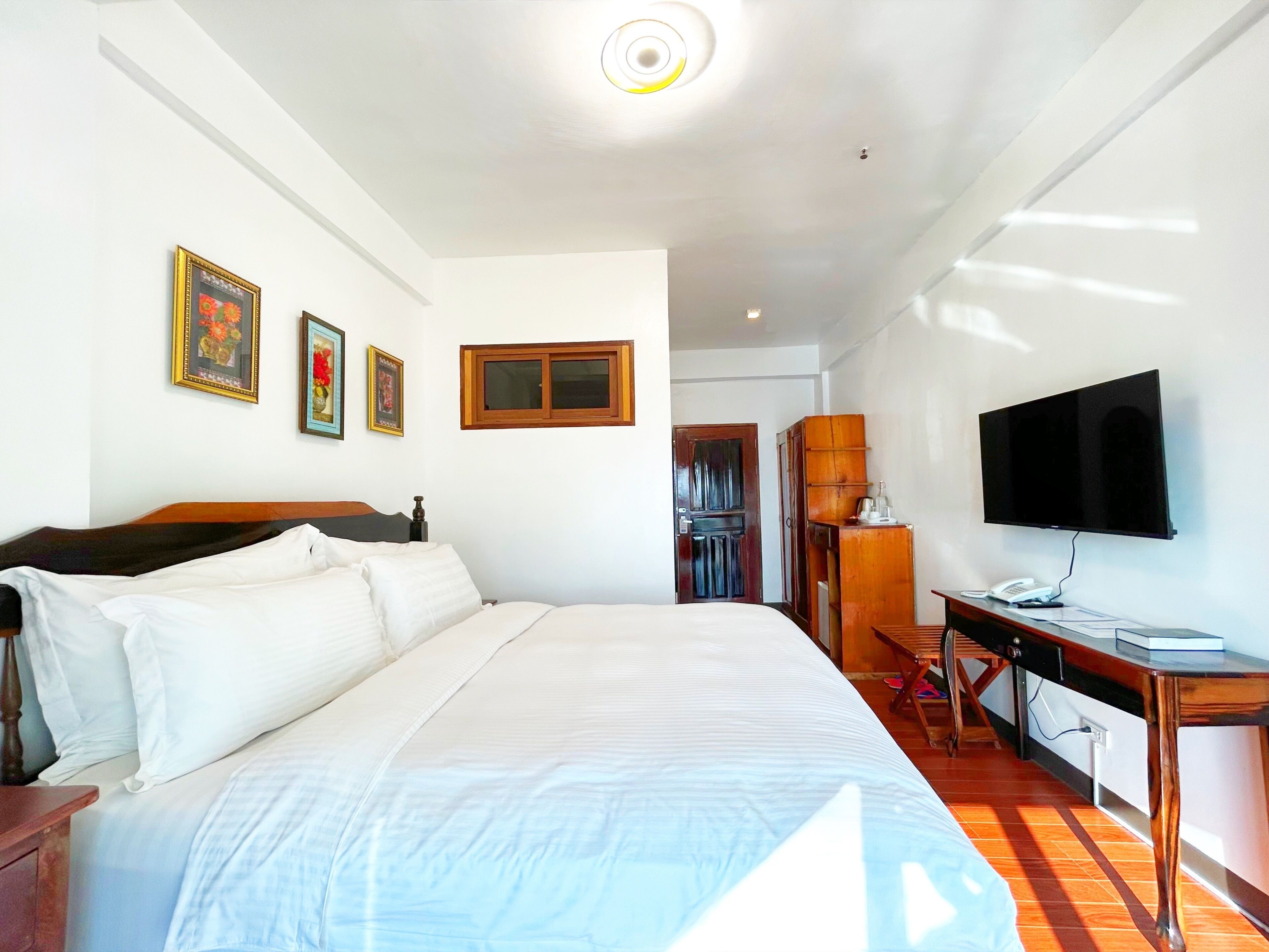 Premier kamer, 1 kingsize bed, uitzicht op zee | Lakens van Egyptisch katoen, luxe beddengoed, een kluis op de kamer