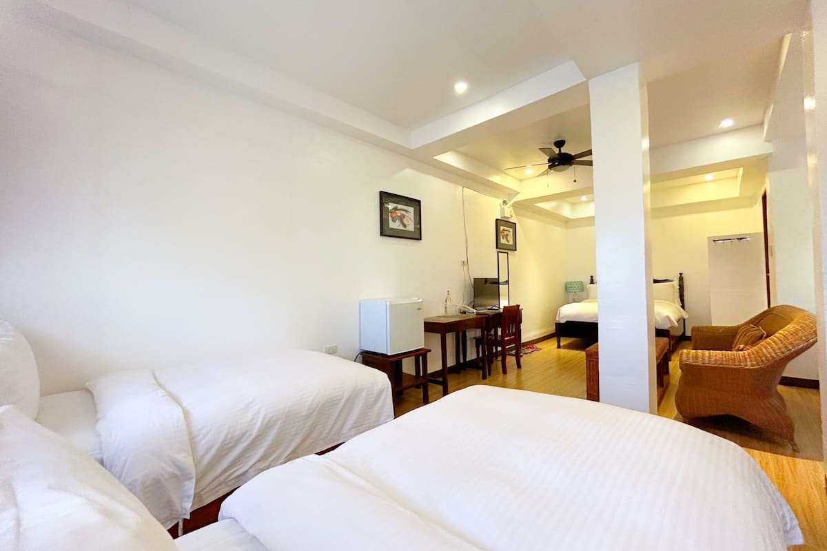 Egyptian cotton sheets, premium bedding, in-room safe, blackout curtains
