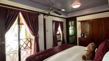 Oceanview Vip King | 1 bedroom, Egyptian cotton sheets, premium bedding, down duvets