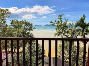 Oceanview Family Room 2 Queen & 1 Single Bed | Terrace/patio - Doublegem Beach Resort and Hotel (El Nido)