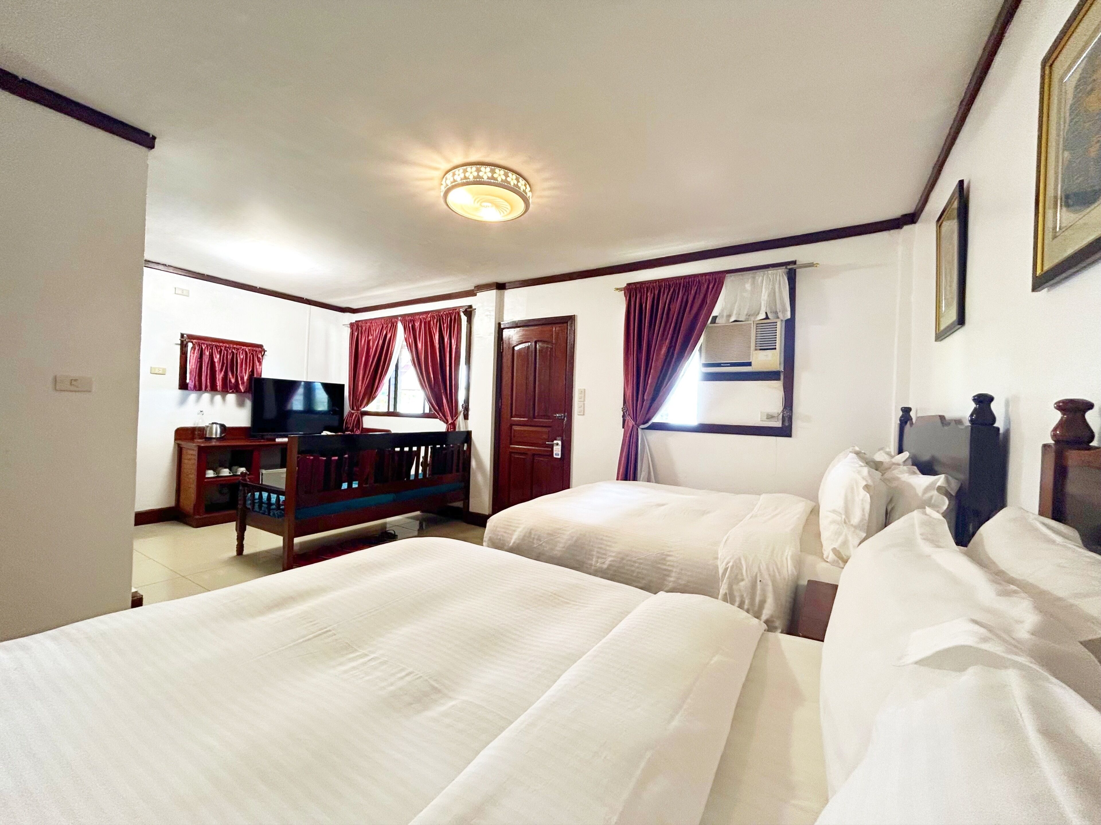 프리미어룸, 바다 전망 (Large Family - 3 Queen Beds) | 이집트산 면 시트, 고급 침구, 객실 내 금고, 암막 커튼