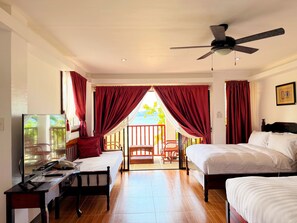 Oceanview Family Room 2 Queen & 1 Single Bed