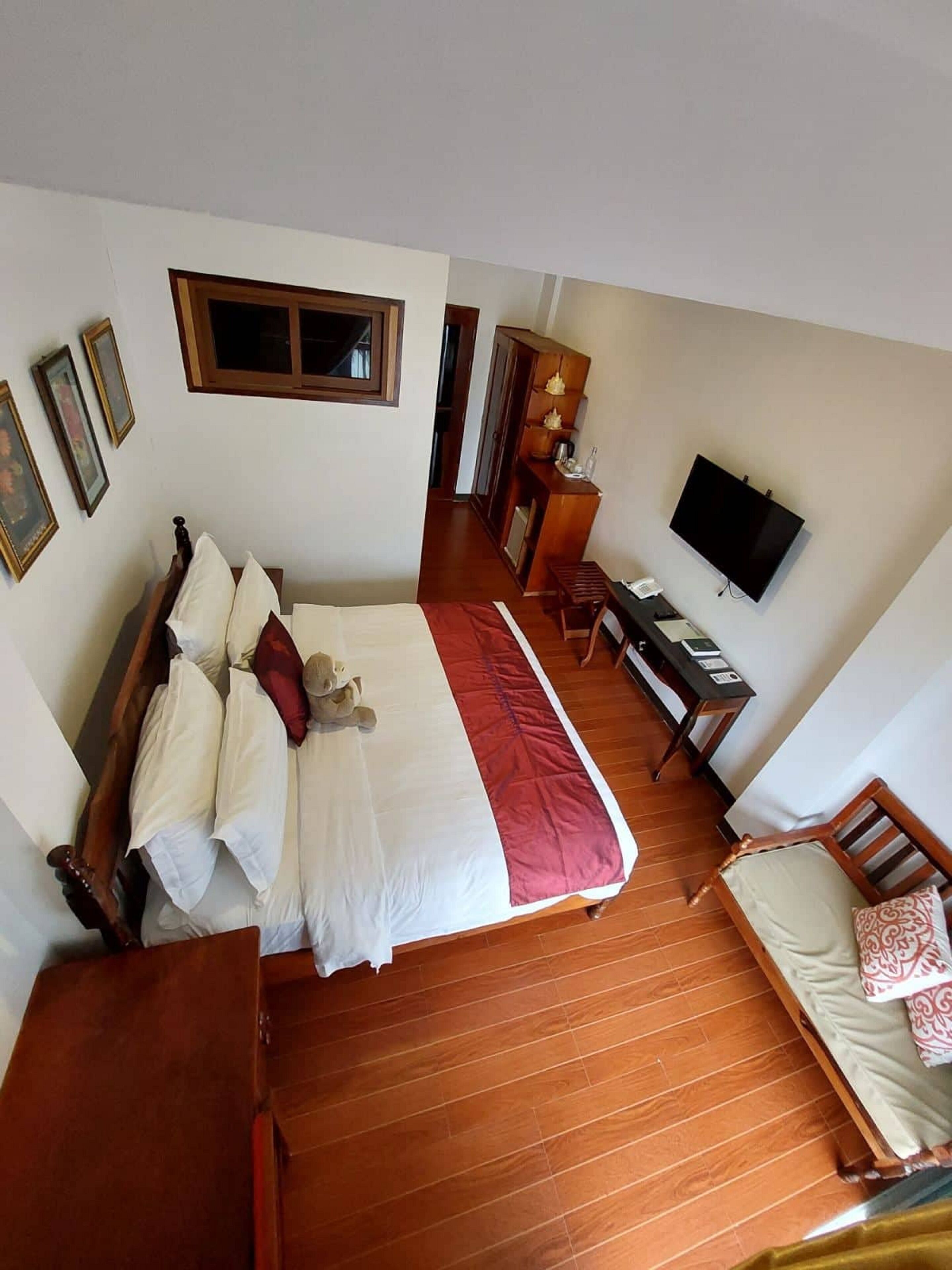 Lakens van Egyptisch katoen, luxe beddengoed, een kluis op de kamer