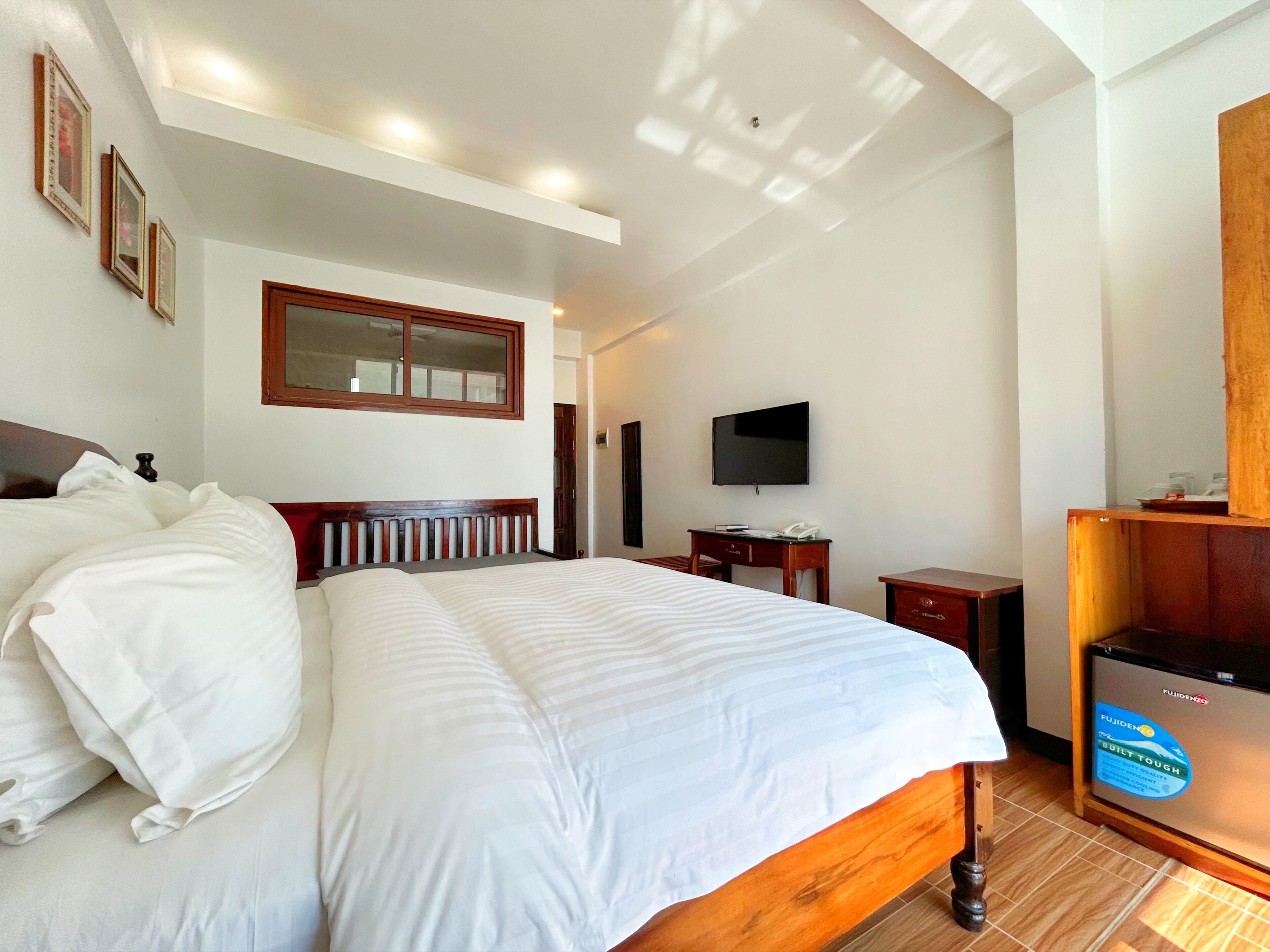 Premier-huone, 1 suuri parisänky, valtamerinäköala (Plus) | Egyptinpuuvillaiset lakanat, ylelliset vuodevaatteet