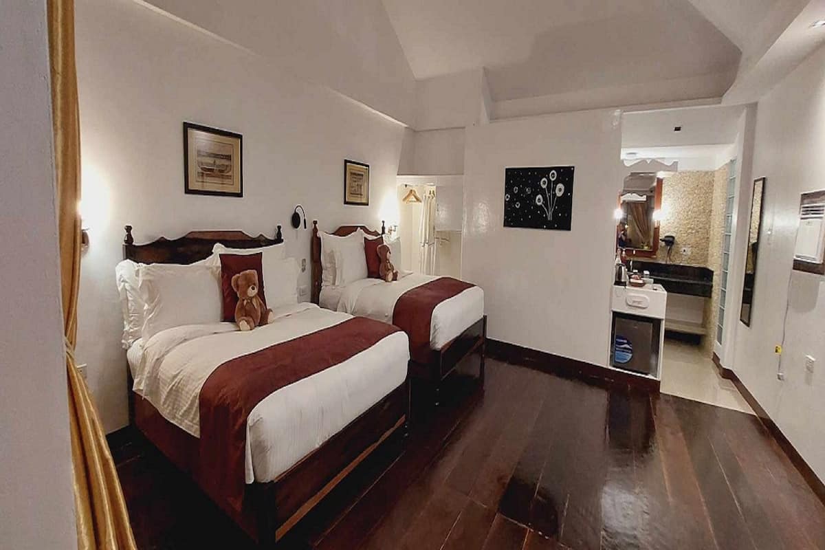 Family Villa, 2 Queen Beds, Non Smoking, Private Bathroom | Egyptian cotton sheets, premium bedding, in-room safe, blackout curtains