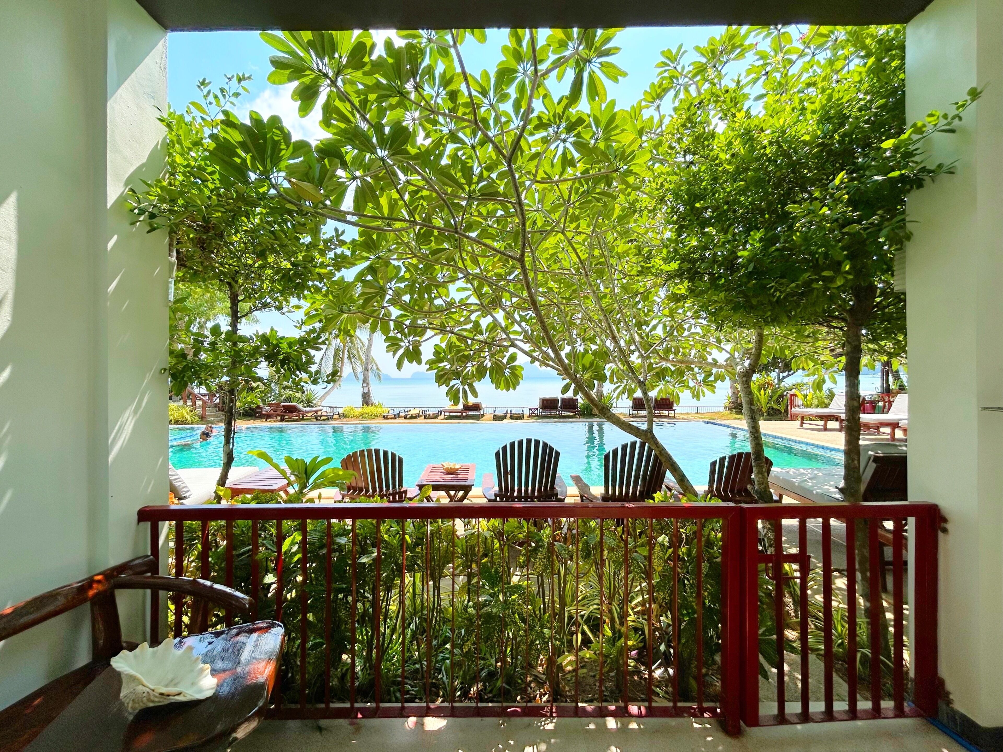 Oceanview Premiere King Pool Access | View from room