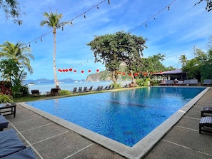 Outdoor pool, open 6 AM to 8:00 PM, free cabanas, sun loungers - Doublegem Beach Resort and Hotel (El Nido)