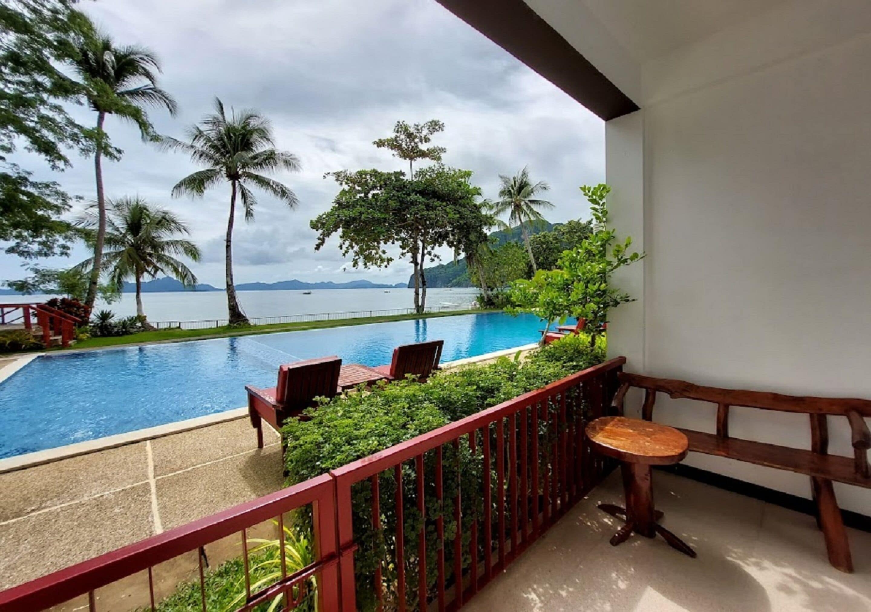 Oceanview Premiere Triple | Balcony