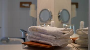 Standard-Einzelzimmer, 1 Schlafzimmer | Badezimmer | Kostenlose Toilettenartikel, Haartrockner, Handtücher