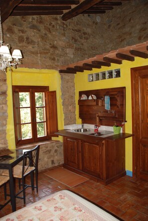 Free WiFi, bed sheets