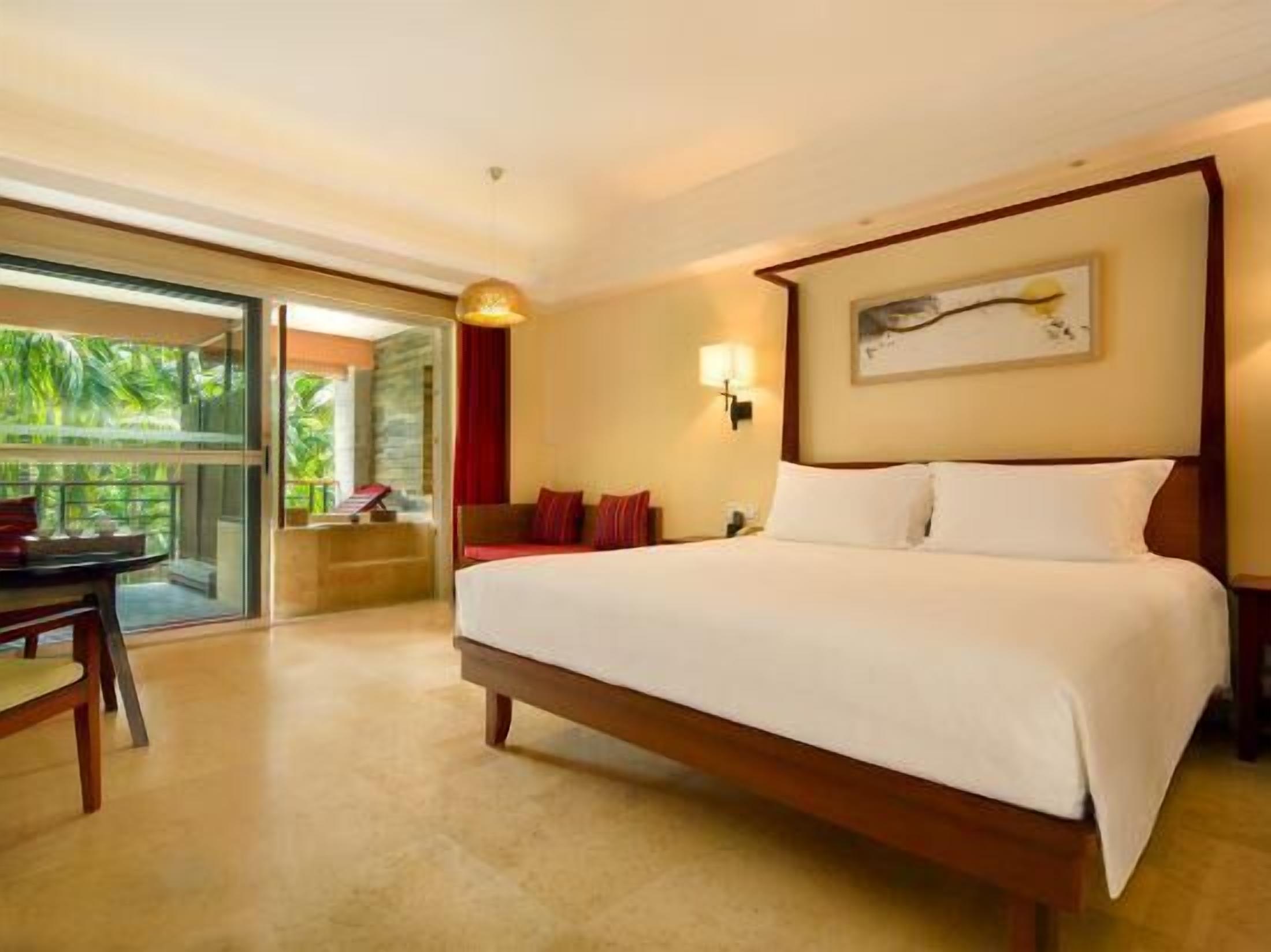 Minibar, in-room safe, desk, blackout drapes