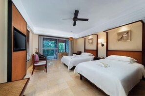 迷你吧、客房內保險箱、書桌、遮光布/窗簾