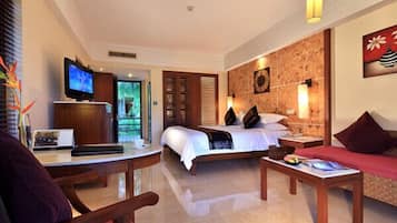 Minibar, in-room safe, desk, blackout drapes