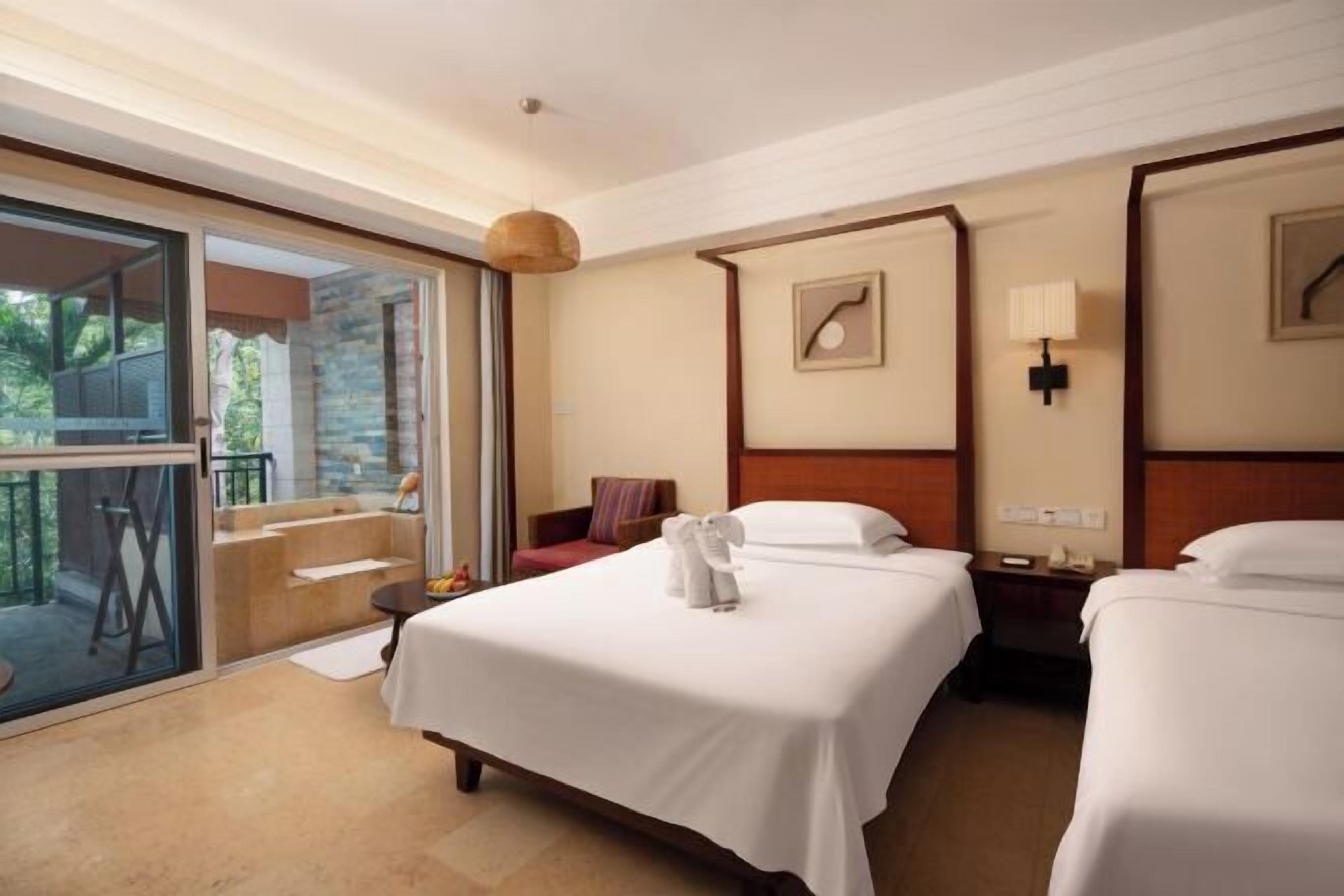 Minibar, in-room safe, desk, blackout curtains