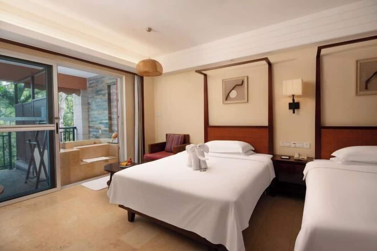 Minibar, in-room safe, desk, blackout curtains