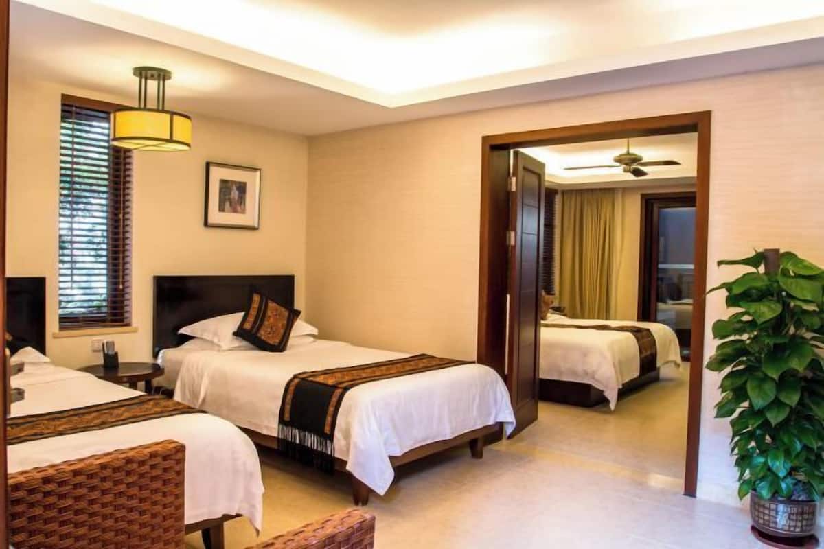 Minibar, in-room safe, desk, blackout curtains