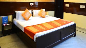 Standard Room | In-room safe, desk, soundproofing, free WiFi