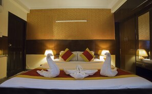 Standard Room with Fan | Caja fuerte, escritorio, sistema de insonorización y wifi gratis