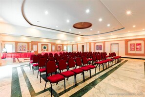 Indoor wedding - VITS Shalimar Ankleshwar (Ankleshwar)