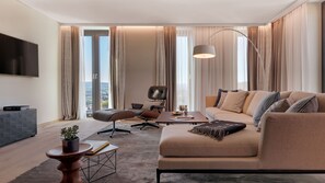 Suite Presidenziale, 2 bagni (Vitra Suite) | Area soggiorno | TV a schermo piatto