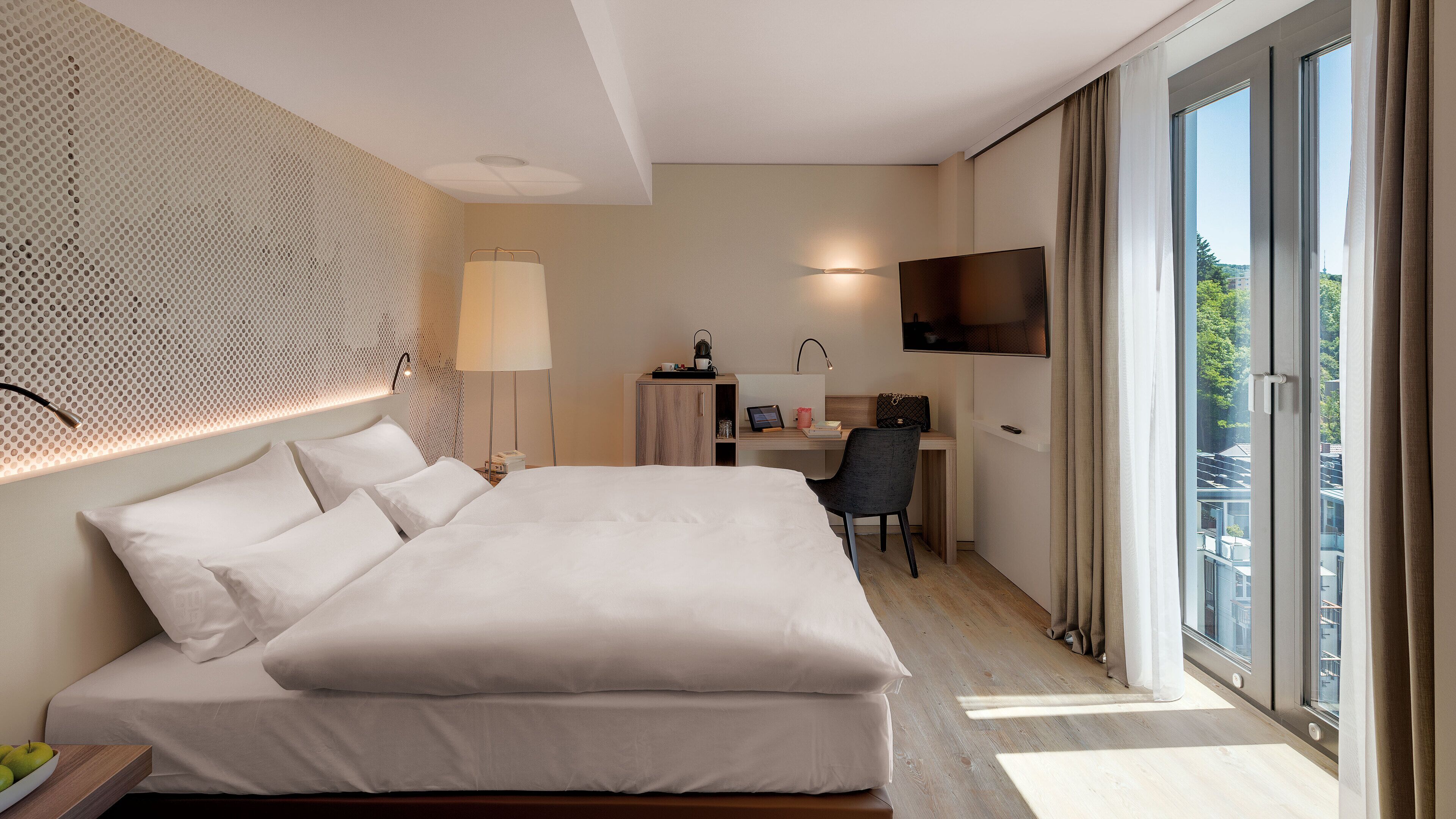 1 bedroom, hypo-allergenic bedding, in-room safe, desk