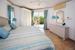 Apartment, 2 Schlafzimmer | Zimmersafe, individuell dekoriert, individuell eingerichtet