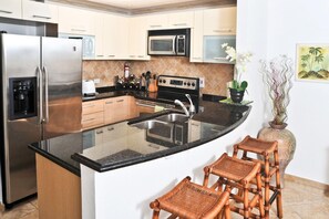 Condo, 3 Bedrooms, Partial Sea View | Private kitchen | Full-size fridge, microwave, oven, stovetop