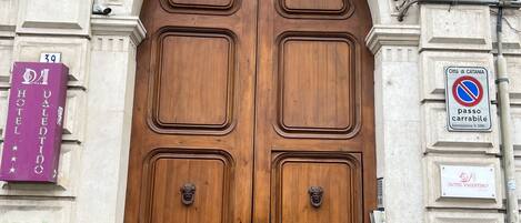 Façana frontal de l'allotjament