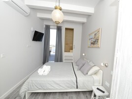 Double Room, Balcony, Sea View | 1 bedroom, free WiFi