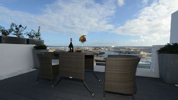 Tweepersoonskamer, balkon, uitzicht op zee | Balkon