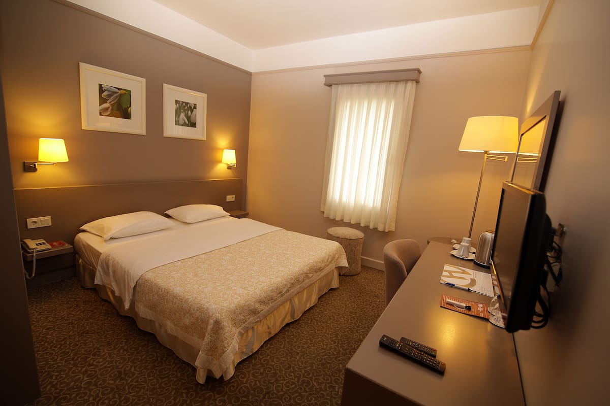 Chambre Standard Double ou avec lits jumeaux