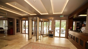 Interior entrance - Grand Cavusoglu Hotel (Çayeli)