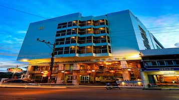 Front of property - evening/night