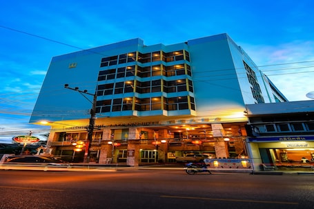 Front of property - evening/night