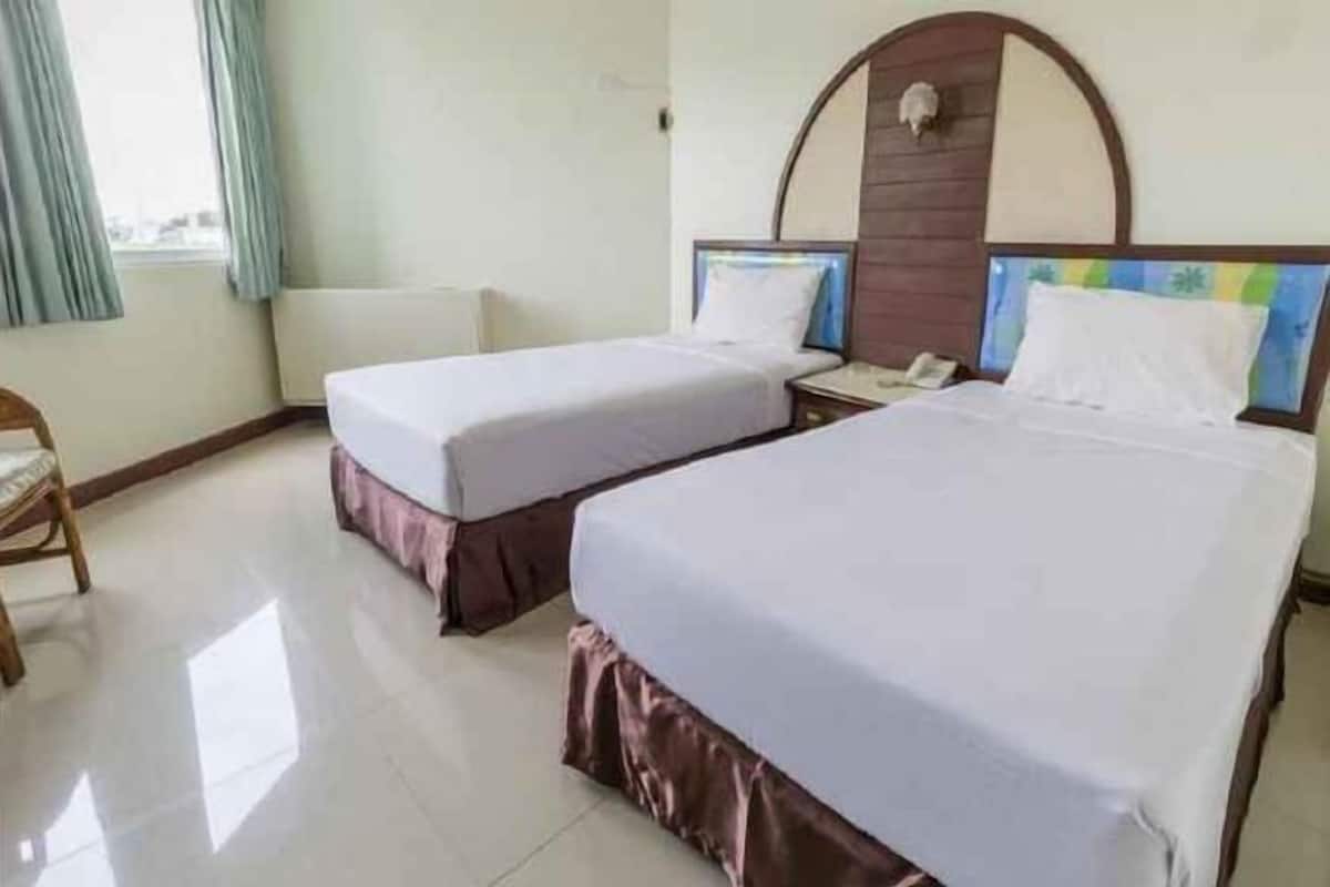 Frigobar, escrivaninha, Wi-Fi de cortesia, roupa de cama