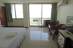 Minibar, desk, free WiFi, bed sheets - Lake Inn Hotel (Songkhla)