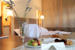 Double or Twin Room | In-room dining