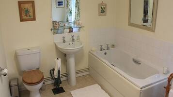 Double or Twin Room, Ensuite | Bathroom