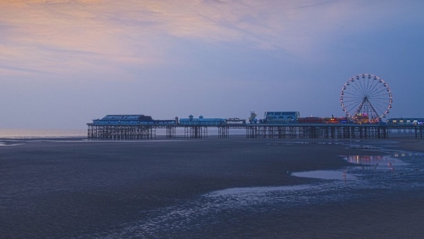 Unclassified image, 1 of 72, button - Avari Beach Hotel (Blackpool)