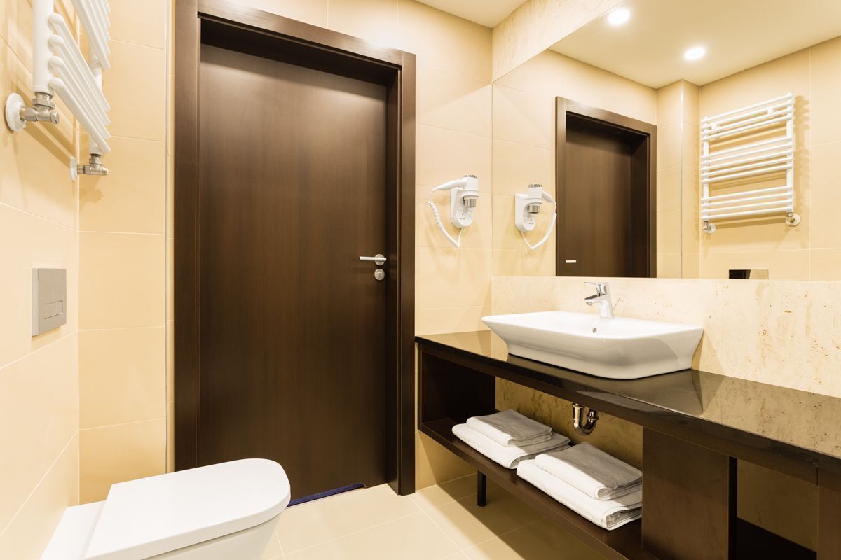 twin room | 1 bedroom, in-room safe, desk, laptop workspace