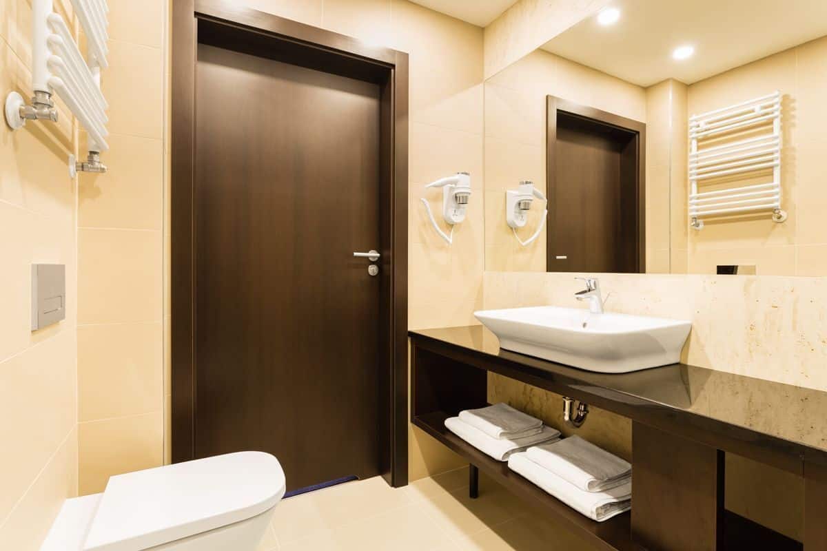 twin room | 1 bedroom, in-room safe, desk, laptop workspace