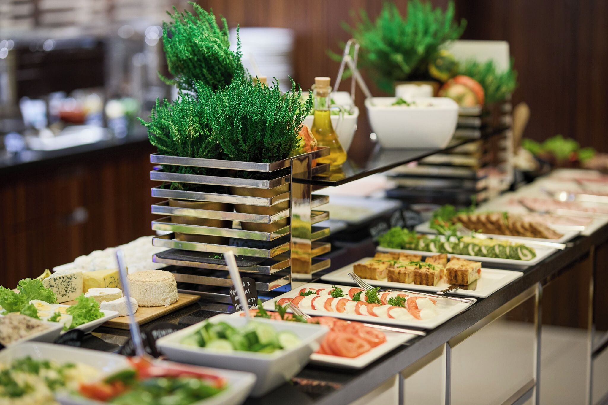 Bữa sáng buffet hàng ngày (89 PLN/mỗi người) 