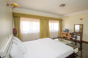 Desk, free WiFi, bed sheets