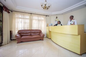 Reception - Tiptone Hotel (Kampala)