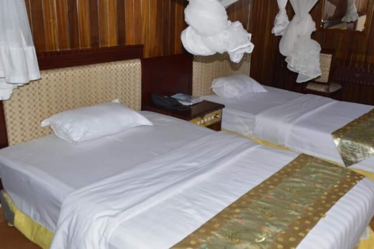 In-room safe, desk, free WiFi, bed sheets