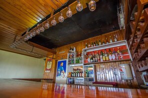 Bar (on property) - Hotel Diplomate (Kampala)