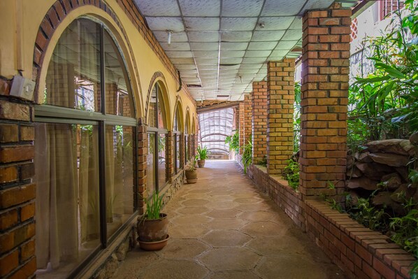 Exterior detail - Hotel Diplomate (Kampala)