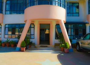 Property entrance - Stardom Hotel (Nairobi)