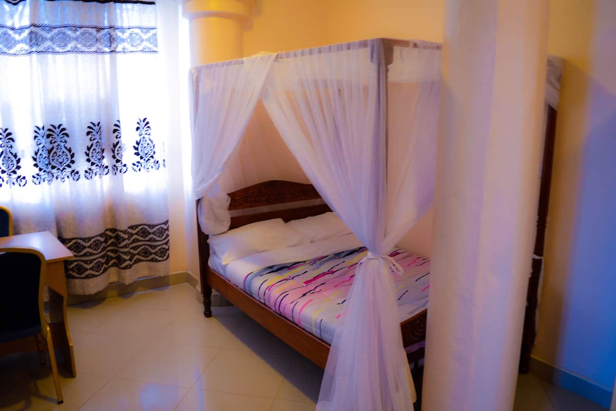 In-room safe, desk, free WiFi, bed sheets